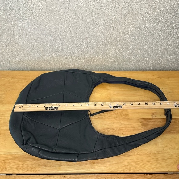 Vintage Leather Hobo Bag in Navy Blue - Picture 5 of 12